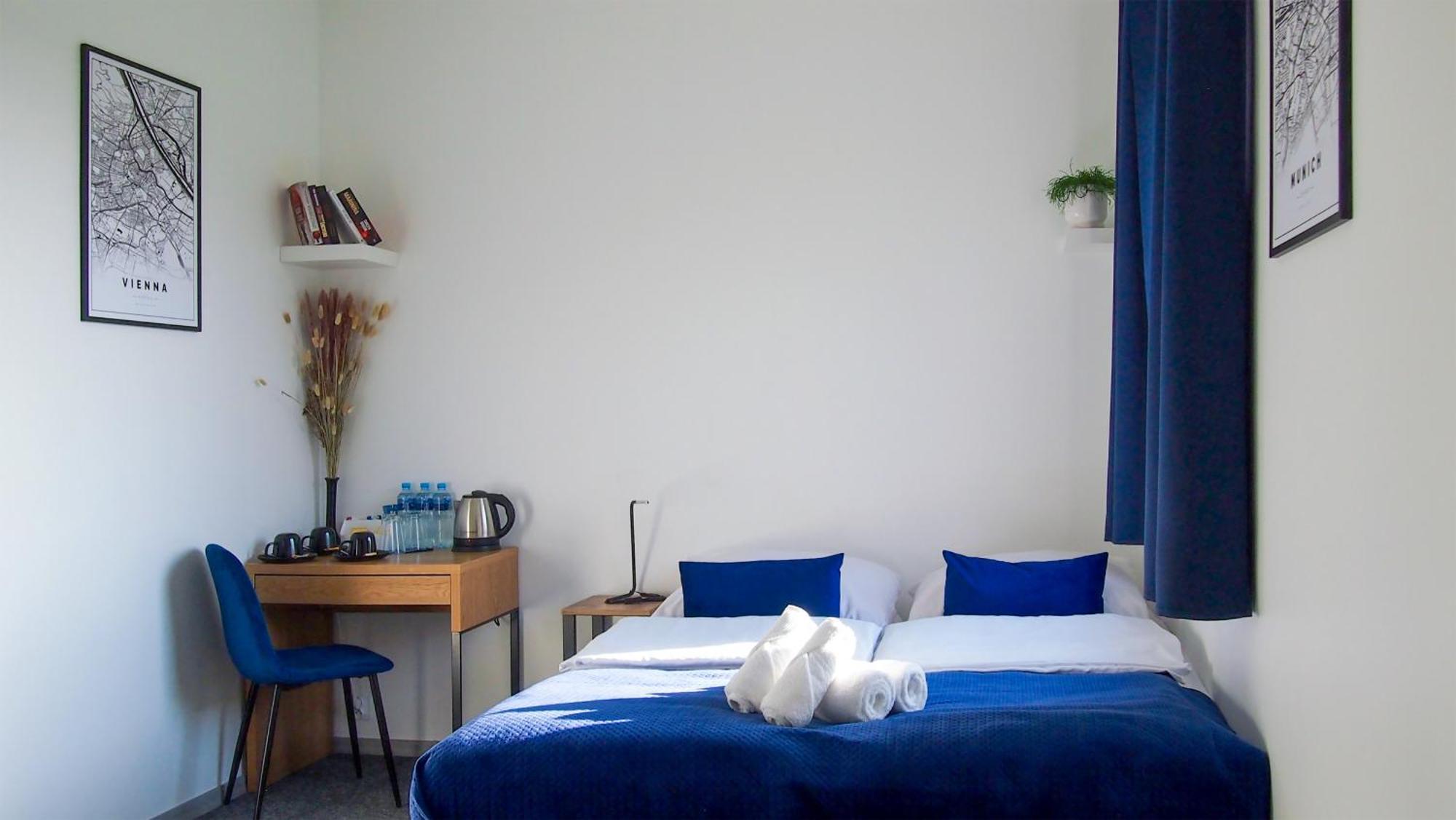 Mile Gdansk Airport & Parking Dlugoterminowy Bed & Breakfast Exterior photo